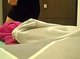 Camara escondida hermanastra espa�ola ninf�mana co�o rosadito