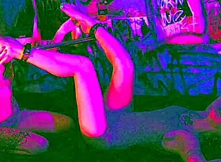 I want to worship your sexy feet 😍