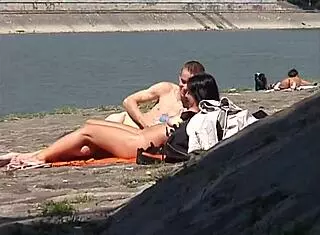 Young couple fucks on the beach in amateur scene