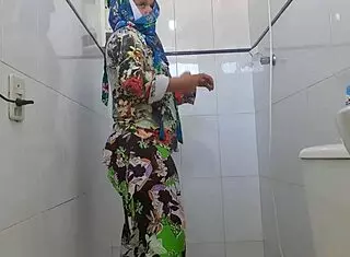 Desi village girl bathes hot for first time awaiting master 😏
