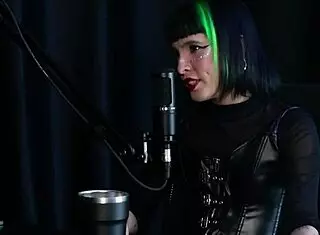 Decidiu Investir Em Conteúdo Pornô Foi Chamada Na Direção Da Escola Por Um Vídeo Vazado Perdeu A Virgindade Na Cama Da Mãe - Carol Rhcp Sheer Red