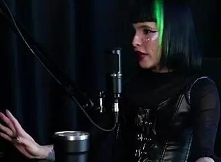 Decidiu Investir Em Conteúdo Pornô Foi Chamada Na Direção Da Escola Por Um Vídeo Vazado Perdeu A Virgindade Na Cama Da Mãe - Carol Rhcp Sheer Red