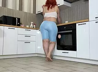 mature stepmom spreads ass for anal