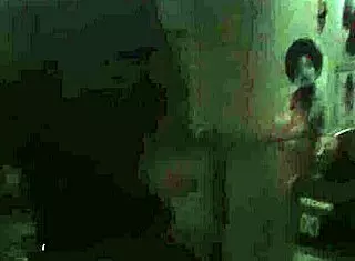 Watch Jiji Gold twerk that cute teen ass?