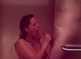 Horny cougar contrasts homemade shower facial