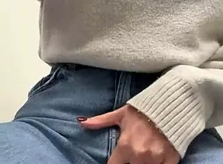 Patient gets quick orgasm in doctor's office.