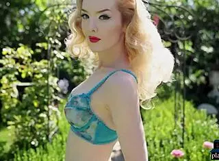 Hard body MILF Miranda strips her lingerie outdoors!