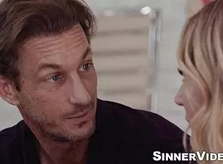 Athena faris moans in deepthroat and missionary pounding!