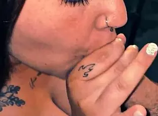 plus-size beauty cums hard from licking.