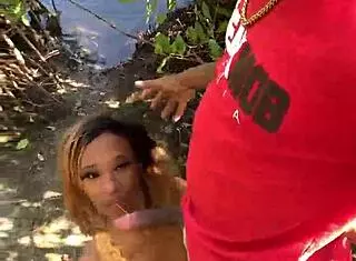 Intense quickie deepthroat on monster cock at beach