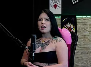 spanish milf montse peels pantyhose