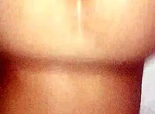 En cuatro parando el culito