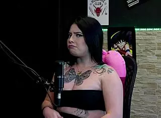 spanish milf montse peels pantyhose