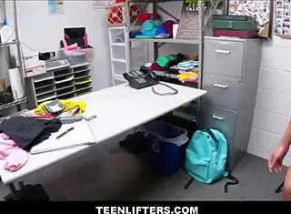 Me grabo con mi novia follando en casa duro