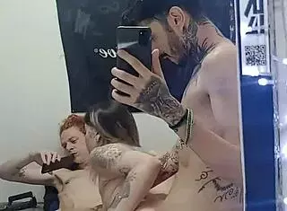 We catch the pretty novinha in bareback fucking!