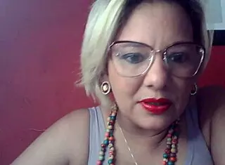 cunhada gostosa seduces with her erotic body in a tempting way, making you crave more