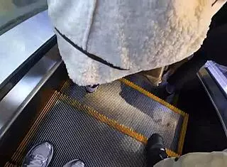 【彼チ●ポをハメた直後のトロまんを目の前でntr】公園でのんびりピクニックデート～自宅でお泊りセックスを盗撮。仲良く眠るカップルに忍び寄り中出しマーキング【パンチラ盗撮 電車痴● 自宅侵入】