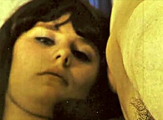 Tsekkaa tää vanha rodusekoitus imemistä karvaisella pillulla ja pillupanolla