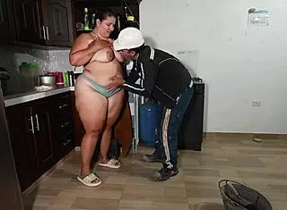 Hot plumber worker bangs steamy Latina chick hard at job site with rough deepthroat and wet missionary pounding!