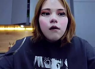 Furiyssh shares her cute chubby alternative style in this mugbang session