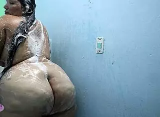 masturbacion con squirt from cute chubby colombian girl with big natural tits and wet pussy