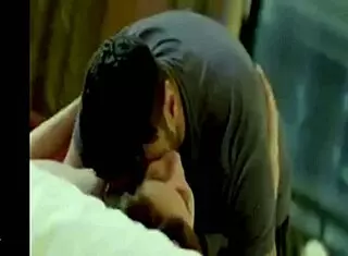 Kareena Kapoor and Arjun Kapoor Sizzling Sex Scenes in Ki & Ka