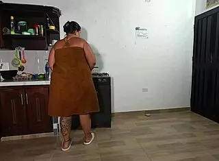 Hot plumber worker bangs steamy Latina chick hard at job site with rough deepthroat and wet missionary pounding!