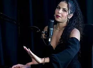 foi tirando os tabus tem receio de vazamentos consulta a mãe para tudo e nunca foi em casa de swing sweet karolzinha on sheer red 😏🔥