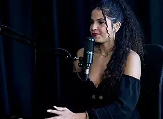 foi tirando os tabus tem receio de vazamentos consulta a mãe para tudo e nunca foi em casa de swing sweet karolzinha on sheer red 😏🔥