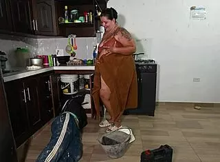 Hot plumber worker bangs steamy Latina chick hard at job site with rough deepthroat and wet missionary pounding!