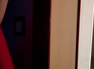 elképesztő JOI háziasszony konyhában csíkos bugyis bűzös zoknis mocskos lábmosós nedves picsa felülről