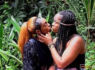 black stepsisters eat pussy then fuck with double dildo in rough scissoring tribbing hookup