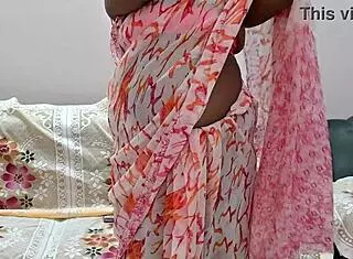 Indian bhabhi's natural tits leaked on webcam 😱