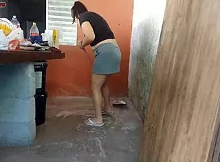 Baixinha Gostosa Maid Grabs Husband Cock for Rough Lick Cunilingus in Homemade Brazilian Workout