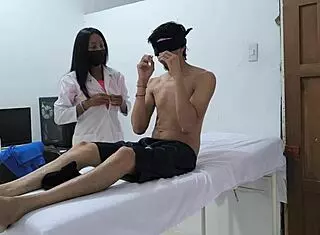 Sensual massage for 20-year-old mulata with perfect nalgas in seductive session