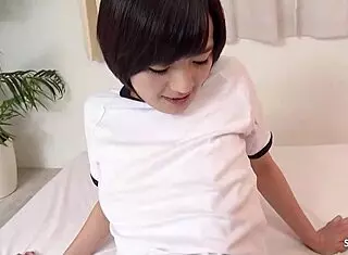 Petite Japanska 18+ zapeljuje učitelja v necenzuriran creampie seks z grobim doggyjem