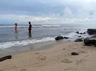 hey, watch me trepando com duas e gozando pra mamar