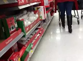 One candid mom shopping captured