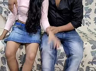 18 साल की बंगाली लड़की को पटाकर जब घर में कोई नहीं था तभी चोद दिया with rough doggystyle bent over aunt roleplay