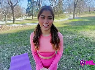 Peruvian actress gets creampied by chubby fan after gym encounter in park