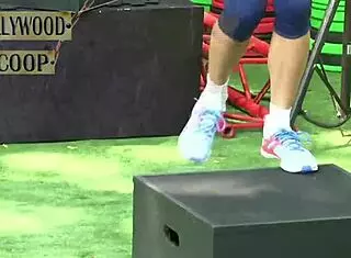 Jacqueline Fernandez hot workout exercise video