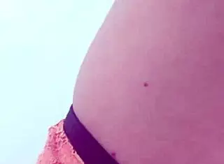 Conversando e se arrumando para trabalhar