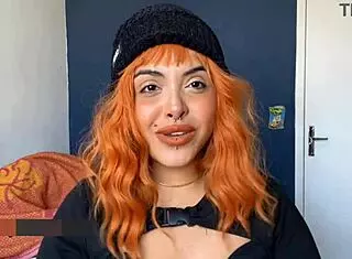 lendo comentários do meu vídeo boquete macio gordinha