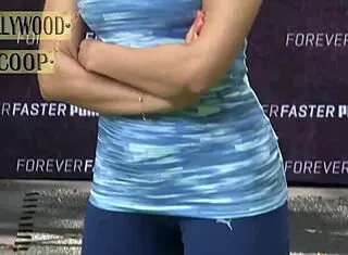 Jacqueline Fernandez hot workout exercise video