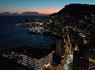 Camila et Amy Chaudes Coquines Rent la Partouze