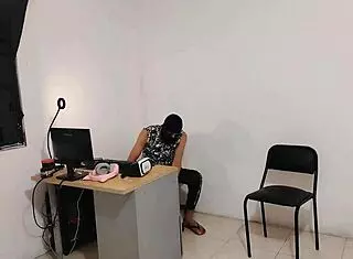 Amateur young slut gets fucked intensely by stepbrother during virtual reality play at home