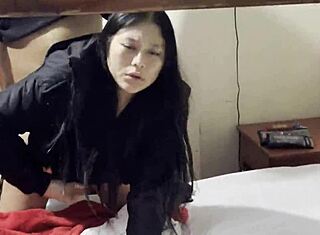 Peruanska streamern Valentina knullas hårt av monsterkuk på hotellrummet