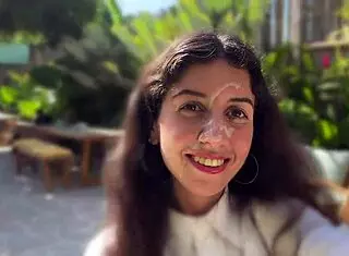 Did you cum on her face in public cafe? She eats lunch with cum covering her face during cumwalk.