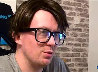 BBW Lucy Lane sucks fat cock in homemade friendly oral session