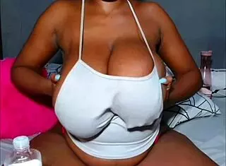 fat creamy pussy on big black ass twerks while cheating